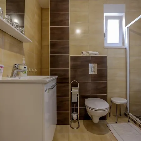 Adriatic - Stobrec Апартаменти *